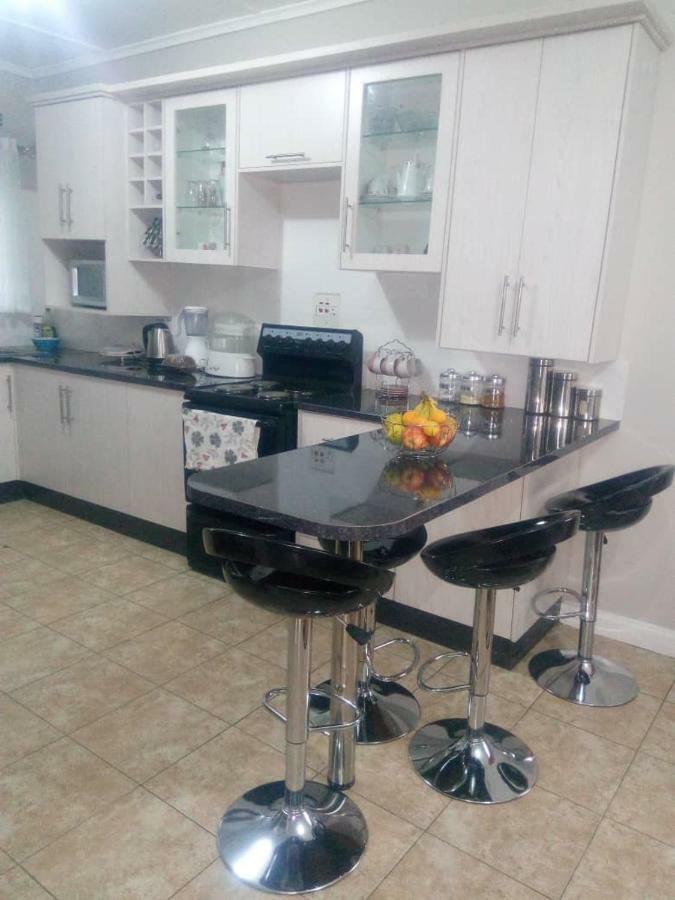 לוסקה Sheilas Home Away From Home מראה חיצוני תמונה