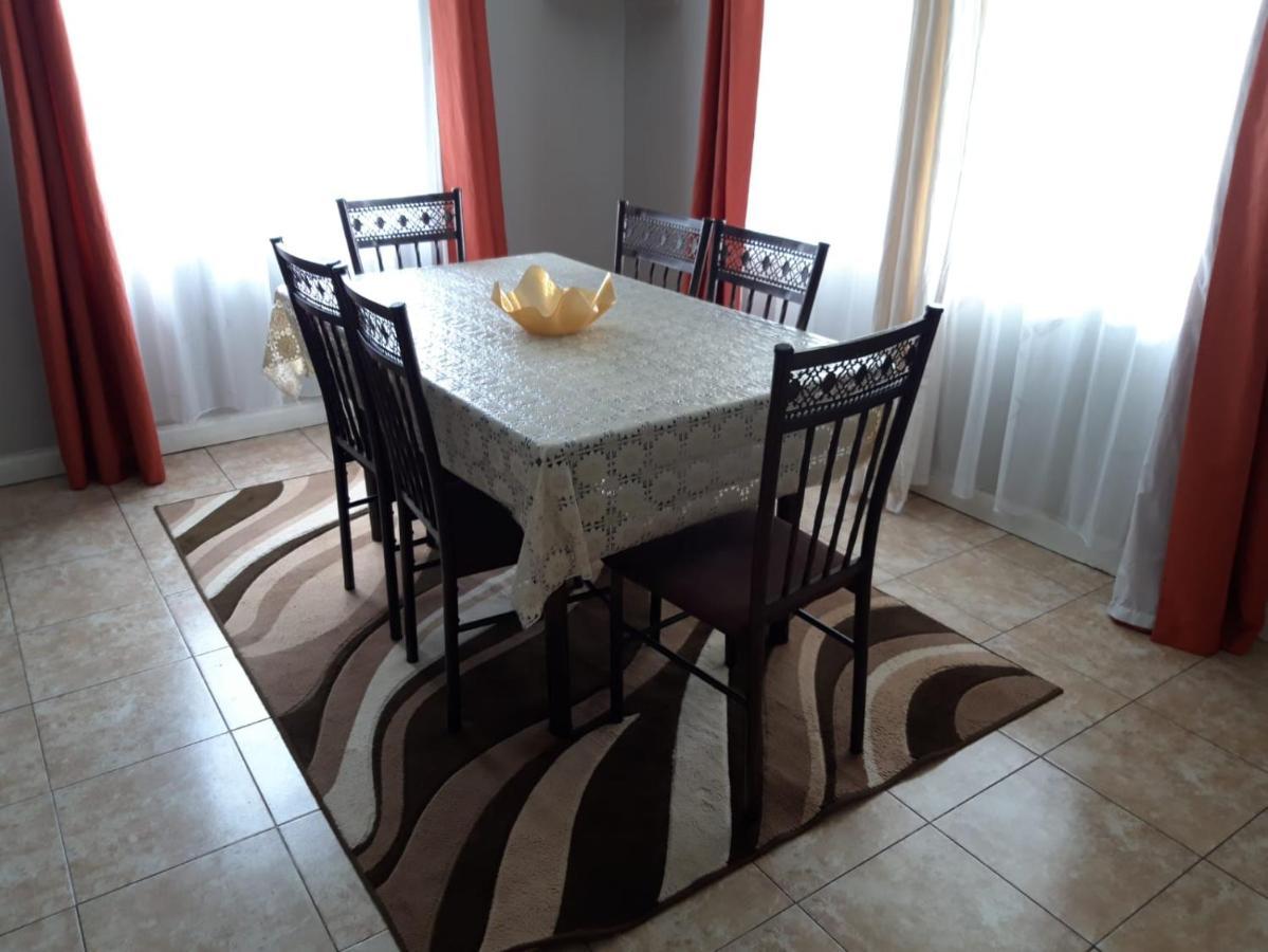 לוסקה Sheilas Home Away From Home מראה חיצוני תמונה